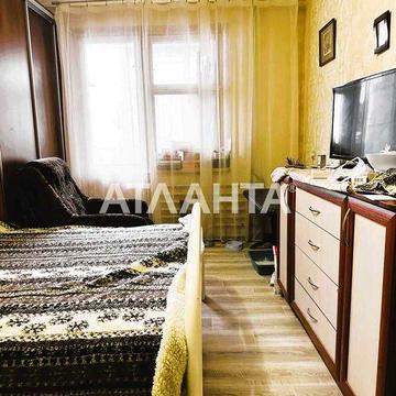 Продам просторную 4 комн. квартиру