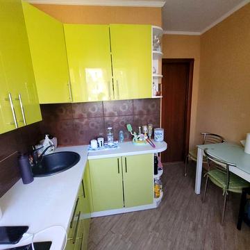Бориспільська метро. Проліски, Паркова вулиця