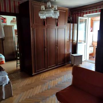 2-кімнатна квартира на вулиці Черняховського, загальною площею 42,4 кв.м., житловий - 28,8, 5 поверх.