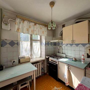 Продаж 3-кімнатної квартири,гарне місцерозташування!