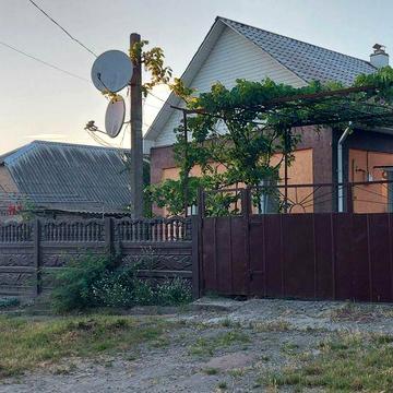 Продам затишний будинок р-н Червоної гори.Власник.