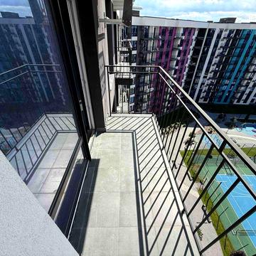 Продається простора 2 кім квартира з балконом в ЖК 
Family Plaza ЖК Family Plaza