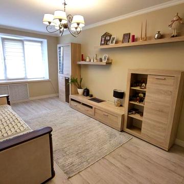 Продам 2 кімнатна "ЧЕШКА" квартиру з ремонтом. Паркова зона