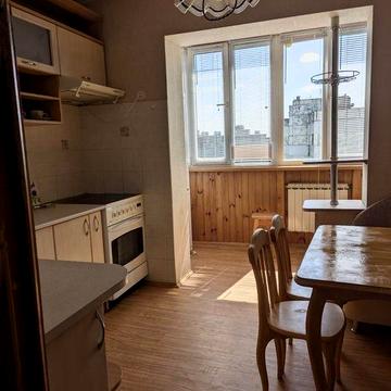 Простора 4х кімн. квартира біля М Теремки, Теремківська 3