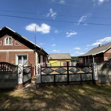 Будинок в селі Глибочок