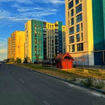 Героїв Дніпра вул., 6