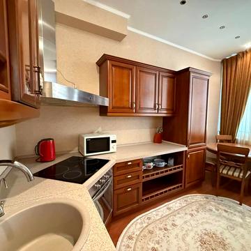 Тараса Шевченка бульв., 33-Б