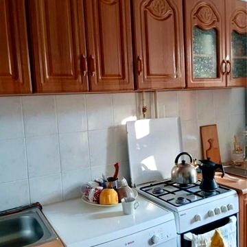 Здам 2х кімнатну, ГОЛОВНА (район КВАРЦУ), РОЗДІЛЬНІ КІМНАТИ, Є балкон!