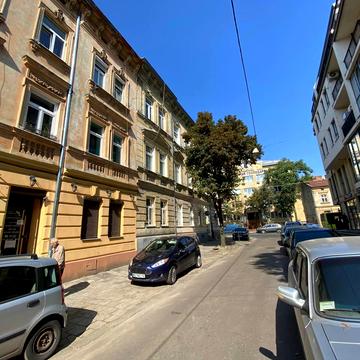 Григорія Сковороди вул., 4