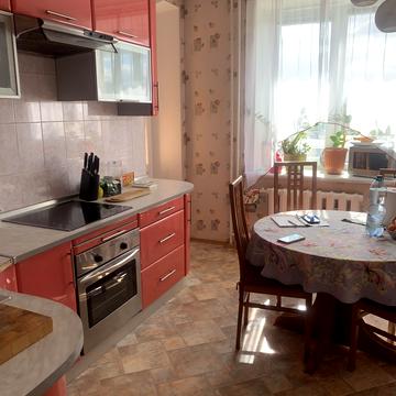 Василя Верховинця вул., 10