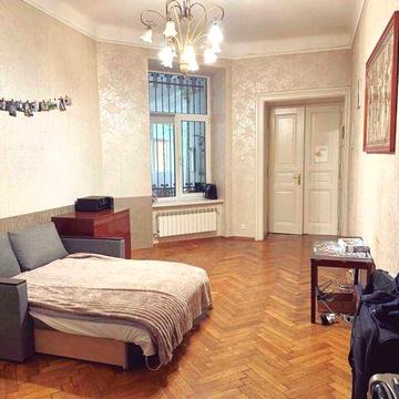 2-кмн квартира у ближньому центрі Львова (житло/комерція)