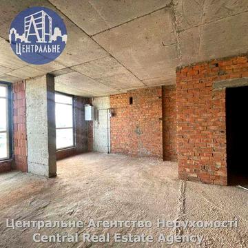 Продаж просторого пентхаусу в центрі міста Чернівці