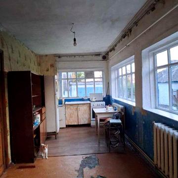 Цегляний будинок в селі Солошино