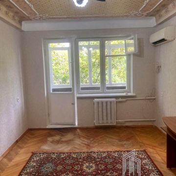 Михайла Донця вул., 11