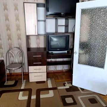 Пироговська вул., 27