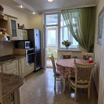 Миколи Бажана просп., 8-Б
