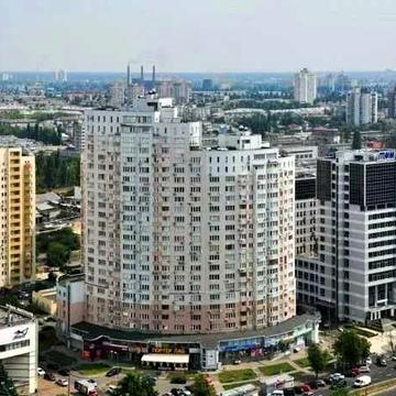 Трёхкомнатная квартира 140 м² на Шептицкого 10 с ремонтом и техникой