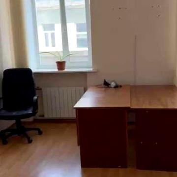 Продаётся двухуровневая квартира в Пассаже на Крещатике, 0,6 км