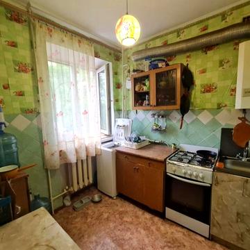 Бузника вул., 18