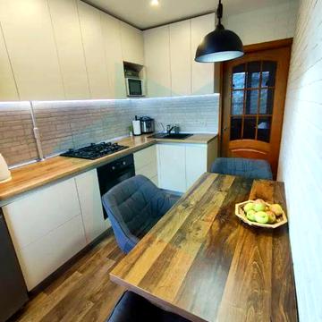 Продам 2-х квартиру на Тополі-2