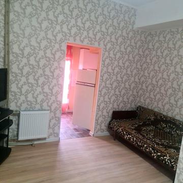 Азербайджанська вул., 32