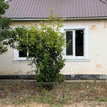 Продам крепкий дом в районном центре г.Березовка -супер предложение !