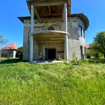 Центральна вул.