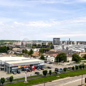 Богдана Хмельницького вул., 73-Б