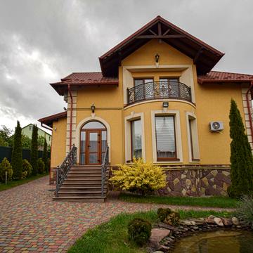 Лесі Українки вул., 1