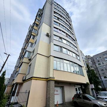 Богдана Хмельницького вул., 52