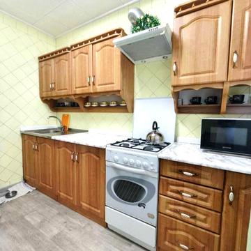 Небесної Сотні просп. (Маршала Жукова), 10г