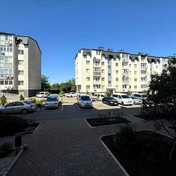 Продам простору 1 кімнатну квартиру з ремонтом