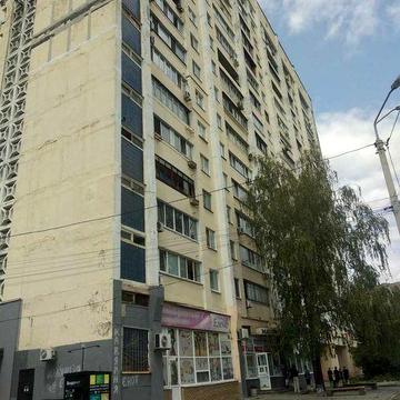 Продам 2к квартиру р-н Титова
вул.Янгеля ТРЦ Аполло