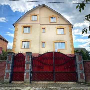 Будинок в Місті - район Басів Кут !