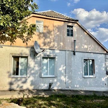 Продається о такремий добротний будинок у Київському районі !