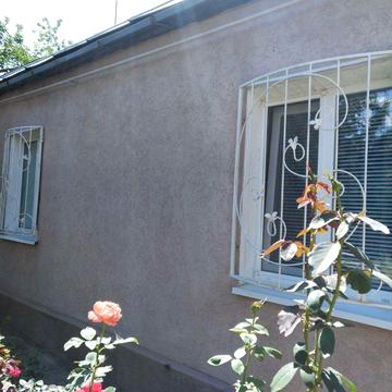 Продам будинок. Біля магазину "Перлина"