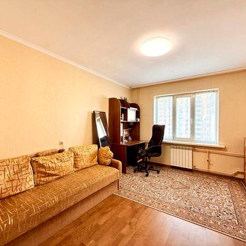 Продам 3 комнатная квартира улица Драгоманова 40Б метро Позняки