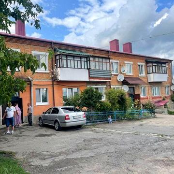 Продам 2к квартиру в Ярмолинцях