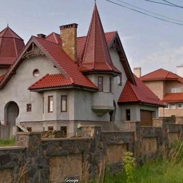 2 поверховий будинок з гаражем і ділянкою на 16 соток, 490 кв.
