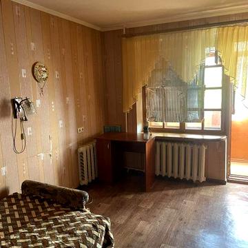 Здаю 1к кварт пр.Центральний .6/9, ціна 4000+комуналка+застава