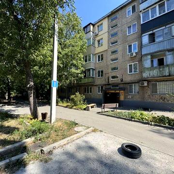 Продам. 2к. Богдана Хмельницкого 8б. Поля. Пилипа Орлика
