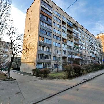 Василя Тютюнника вул. (Анрі Барбюса), 22-26