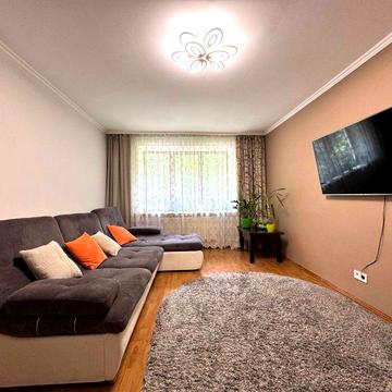 Продам квартиру з автономним опаленням, 4 кімнати, Безручка, ремонт