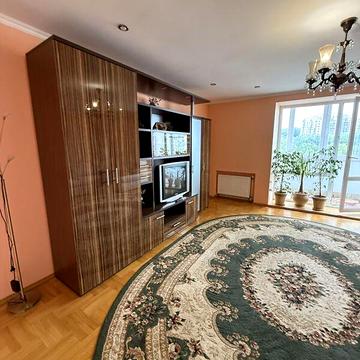 Довгострокова оренда 3к Квартира Спадиста вулиця