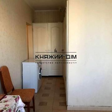 Драгоманова вул., 42