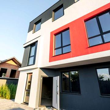 Просторий 3-поверховий таунхаус 180 м² у Бучі біля парку