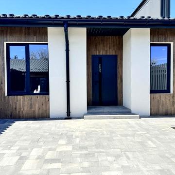 Остромирська вул.