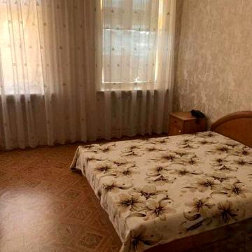 Продам 3 к. квартиру с раздельными комнатами, балконом в Центре