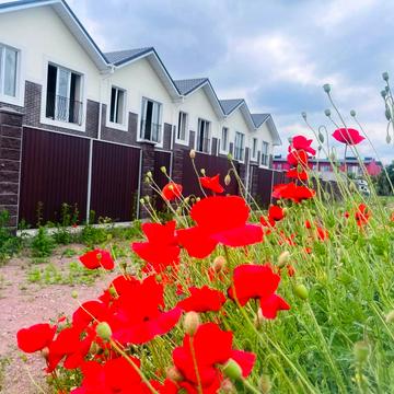 Українська вул., 3