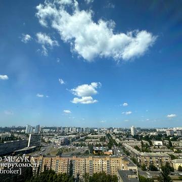 Володимира Сосюри вул., 6
